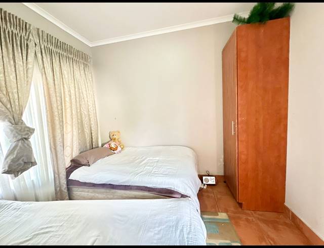 4 BEDROOM HOUSE FOR SALE IN CYCAD ESTATE
